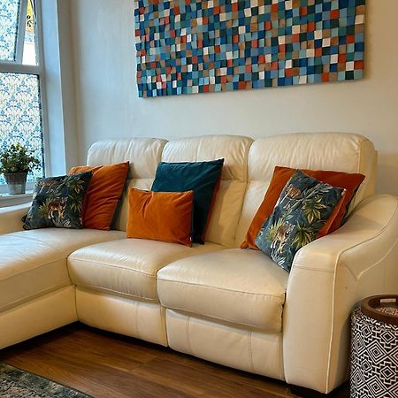 Homely Victorian Terraced Town House With Parking. トーントン エクステリア 写真