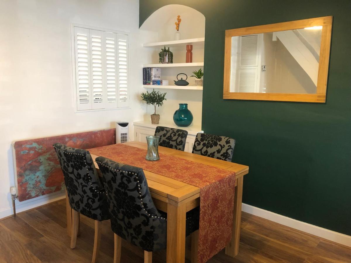 Homely Victorian Terraced Town House With Parking. トーントン エクステリア 写真
