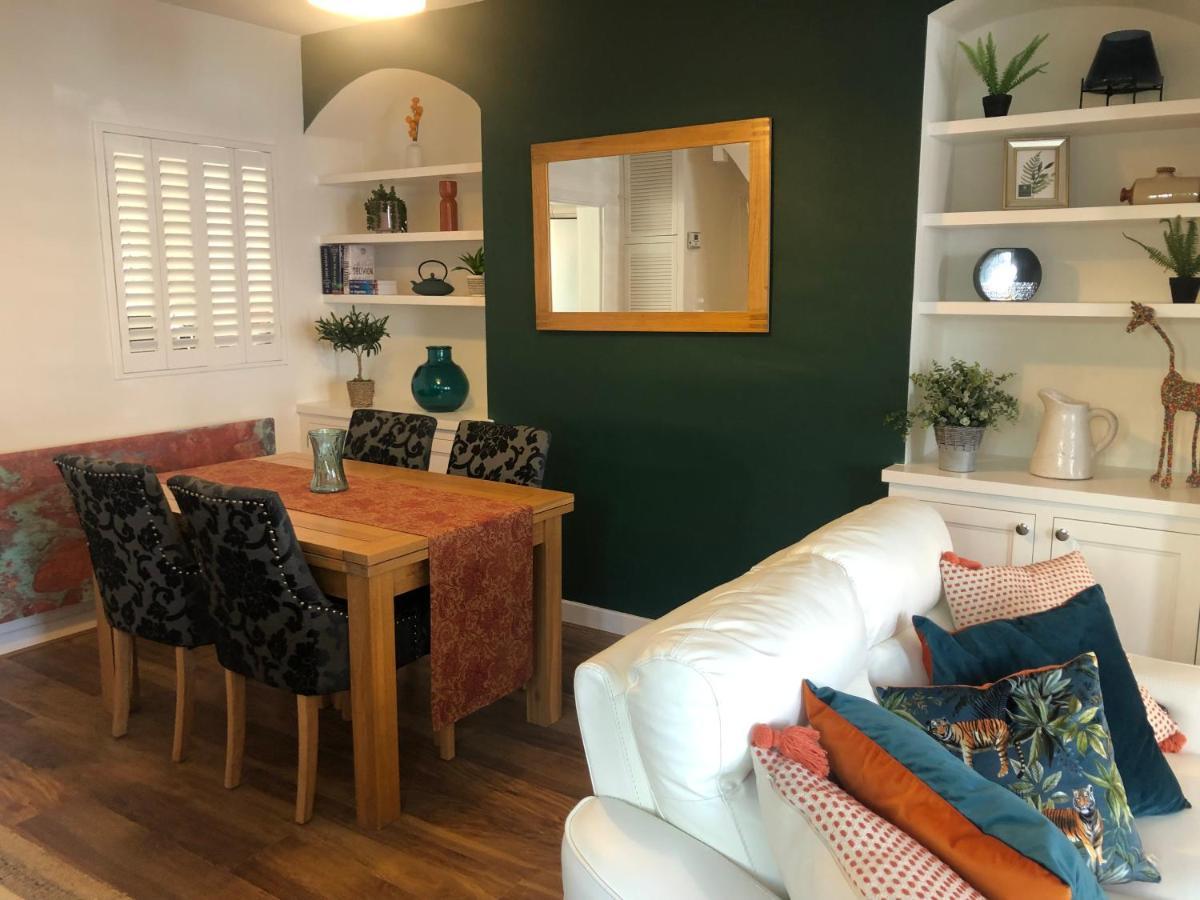 Homely Victorian Terraced Town House With Parking. トーントン エクステリア 写真